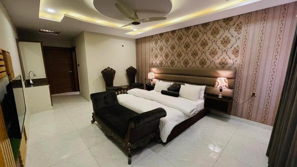 Golden Sand Hotel Rahim Yar Khan Ngoại thất bức ảnh