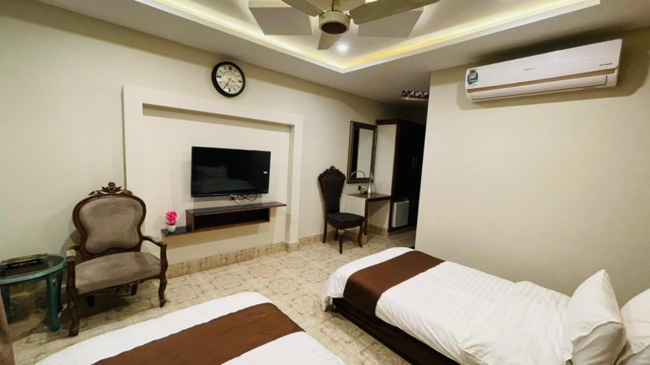 Golden Sand Hotel Rahim Yar Khan Ngoại thất bức ảnh