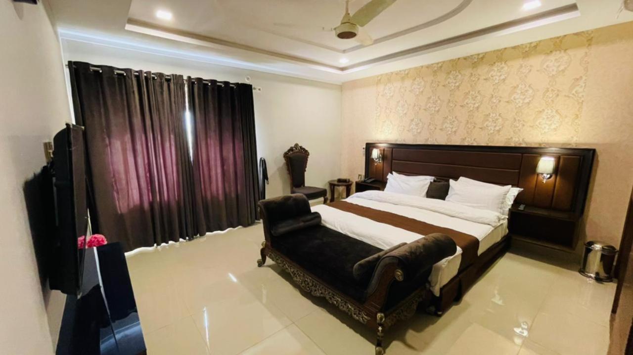 Golden Sand Hotel Rahim Yar Khan Ngoại thất bức ảnh